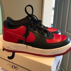 Air force one’s! Worn once. Excellent condition!